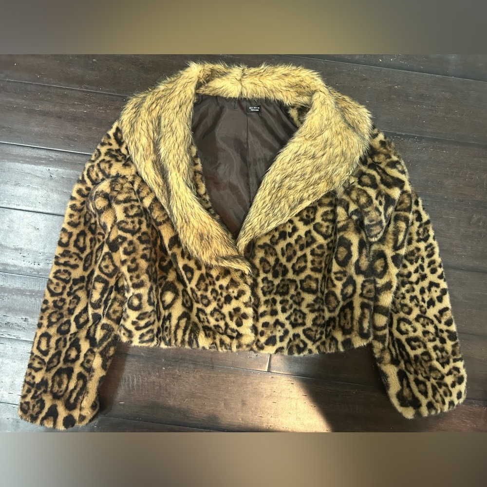M leopard Faux Fur Trimmed Brown Jacket coat warm cozy medium cropped short crop